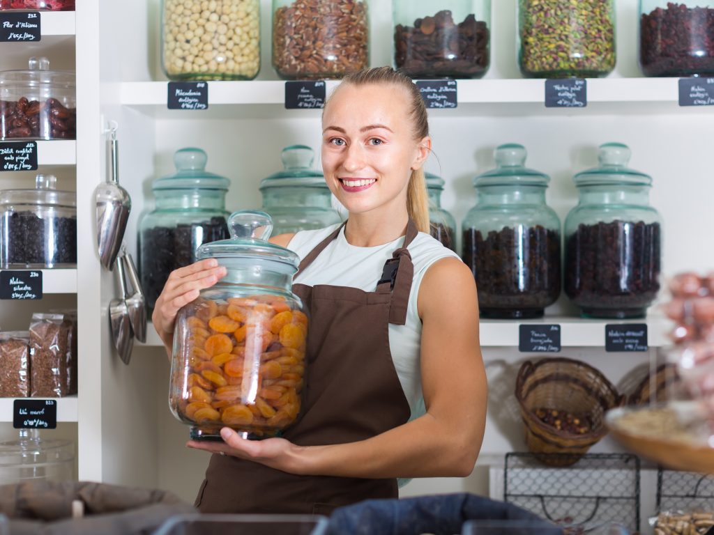 Vai abrir loja de produtos naturais ou empório do zero? Saiba como montar o estoque inicial.